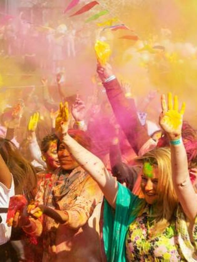 भारत ही नहीं दुनिया के इन देशों में भी मनाए जाते हैं रंगों का त्योहार